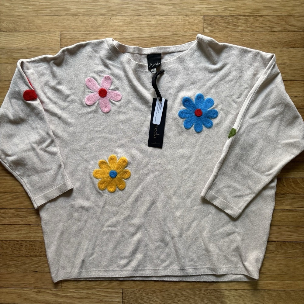 Aaeda Sweater Womens  XL Cream Felt Colorful Flowers Relaxed Fit Soft‎ Cozy NWT